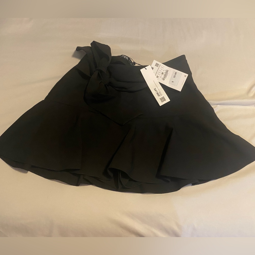 Zara skirt with built in shorts